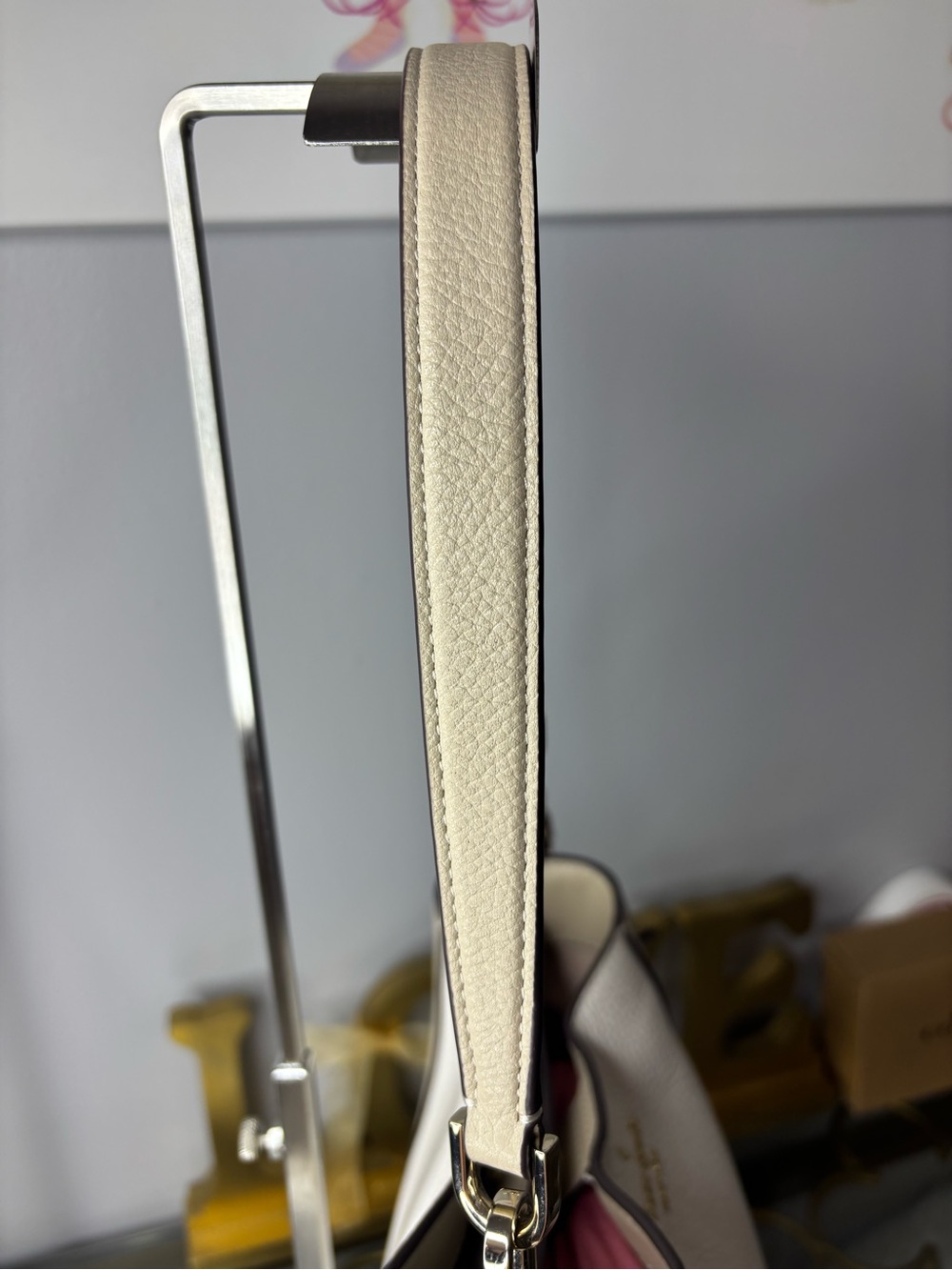 kate spade Lena Two-Tone Pebbled Leather Bucket Bag in Beige and White NWOT - Picture 9 of 16
